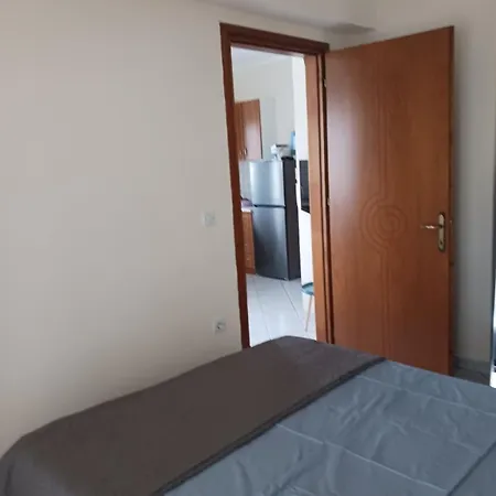 Comfortable 1 Bedroom Flat *